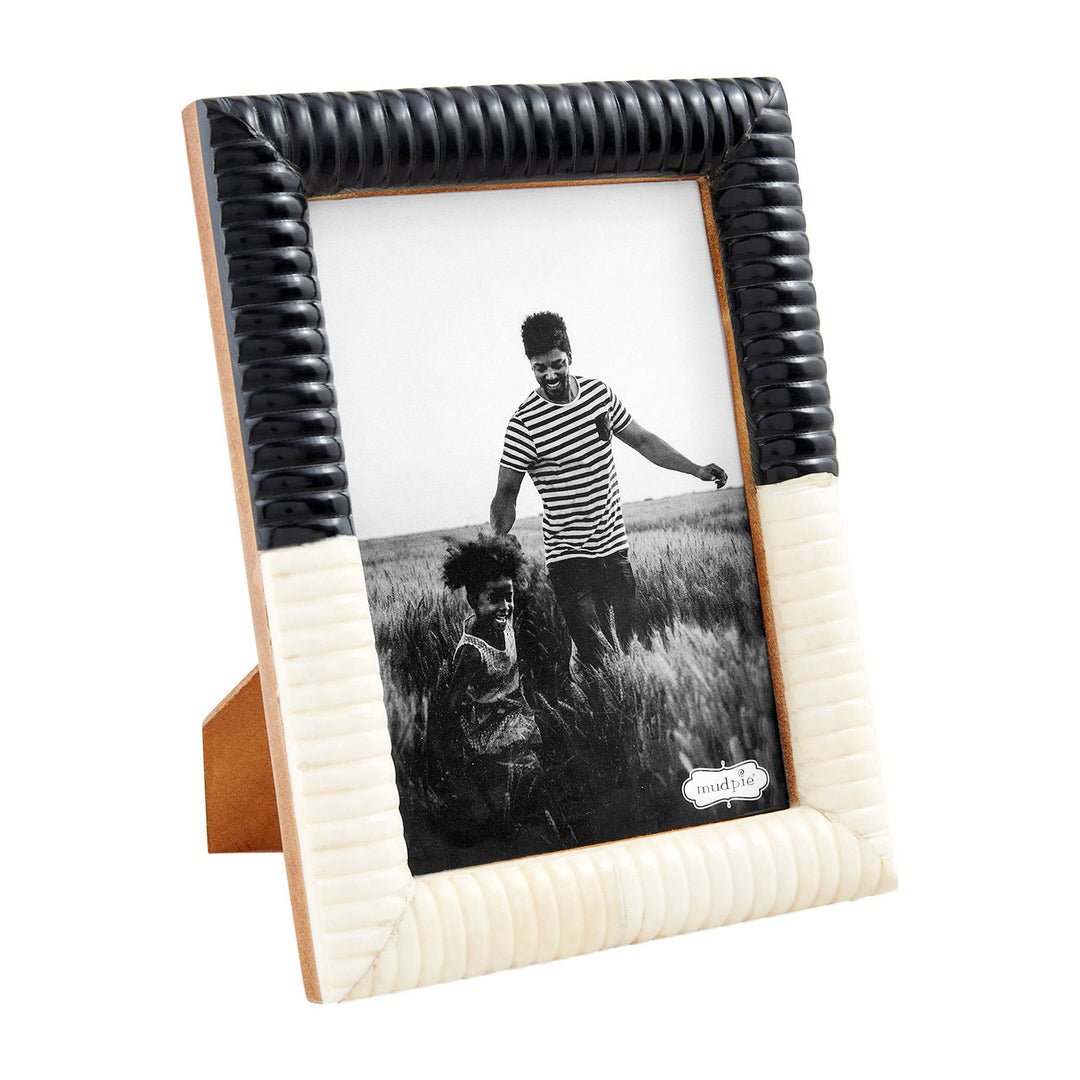 Large Black & White Ribbed Frame