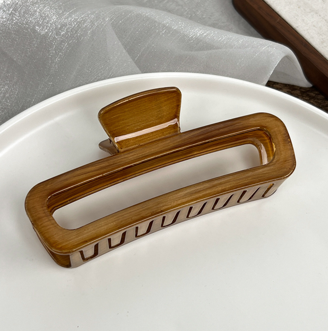 Neutral Essential Jumbo Hair Clip